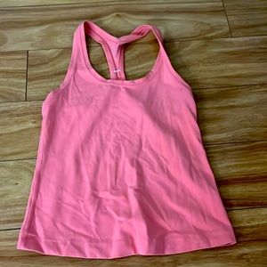 Size 4 lulu nulu race back tank in a coral color